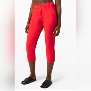 Lululemon On The Fly Crop 23" Carnation Red Pants Women's Size 12